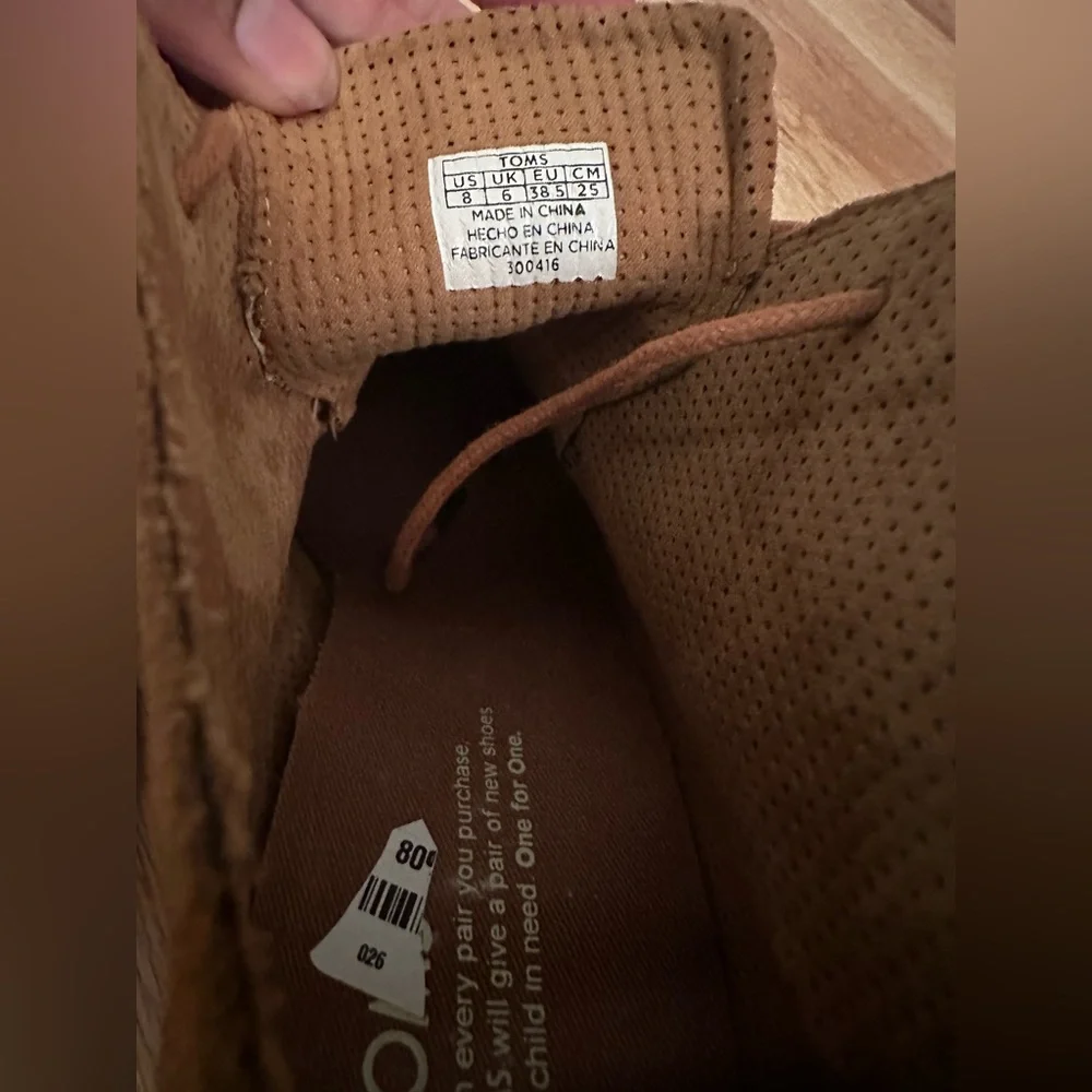 NWOT Tom's suede Light Brown Booties. Women's size 8 - Picture 3 of 7